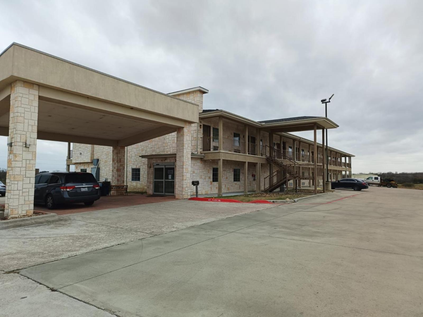Westwood Inn By Oyo Gonzales Tx Экстерьер фото
